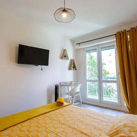 Apartment T5, 4 Chambres, St Charles/joliette Wifi, Terrasse