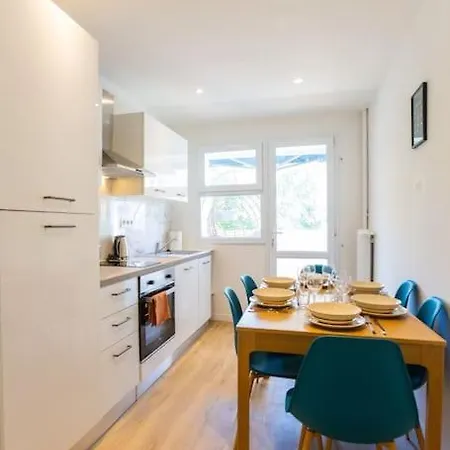 Apartment T5, 4 Chambres, St Charles/joliette Wifi, Terrasse Marseille