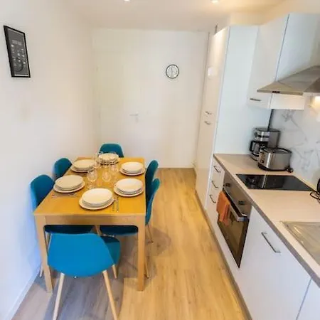 T5, 4 Chambres, St Charles/joliette Wifi, Terrasse Apartment